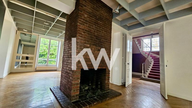 Demeure - 420 m² - 11 pièces