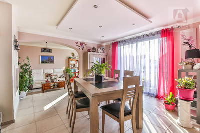 Maison - 123 m² - 4 pièces