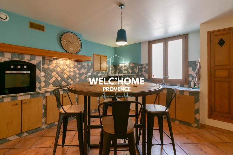 Maison - 210 m² - 8 pièces