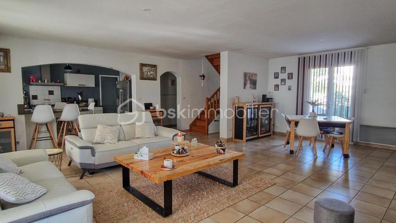 Maison traditionnelle - 155 m² - 7 pièces