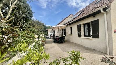 Maison traditionnelle - 97 m² - 5 pièces