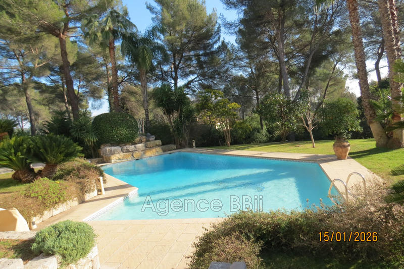 Maison - 500 m² - 7 pièces