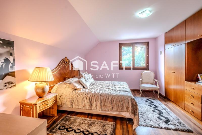 Maison - 215 m² - 7 pièces