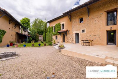 Maison - 220 m² - 10 pièces