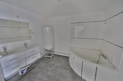 Appartement - 102 m² - 2 pièces