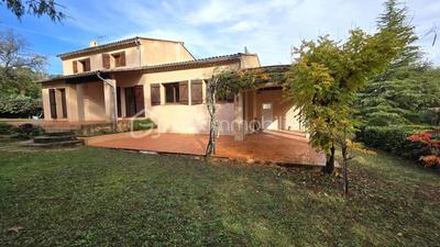 Maison traditionnelle - 176 m² - 7 pièces