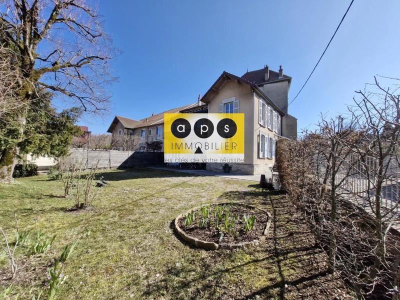 Maison de ville - 200 m² - 8 pièces