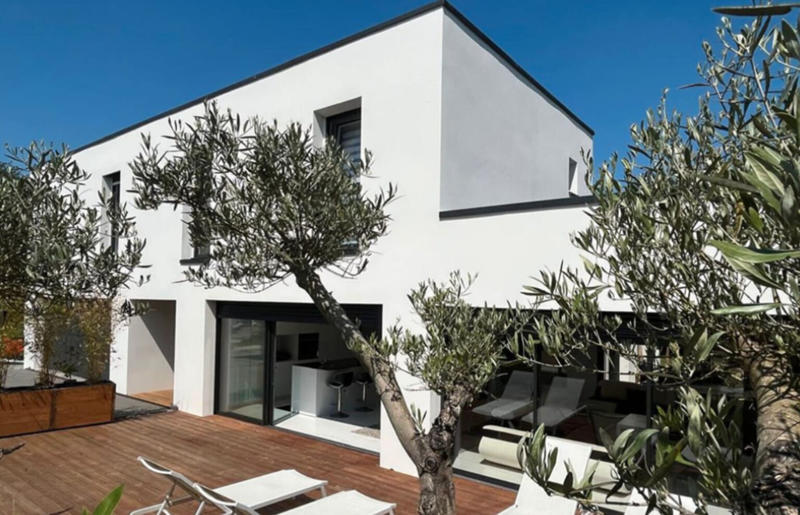 Maison - 200 m² - 6 pièces