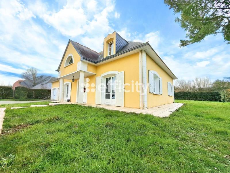Maison - 230 m² - 8 pièces