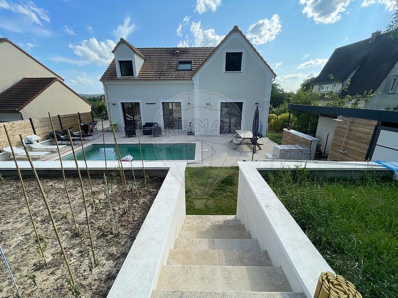 Maison - 167 m² - 5 pièces