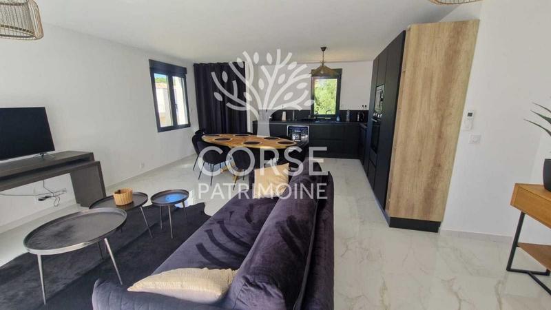 Appartement - 93 m² - 4 pièces