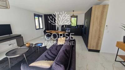 Appartement - 93 m² - 4 pièces