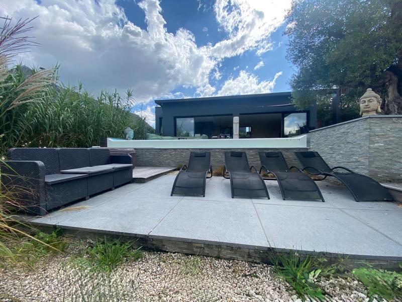 Maison - 222 m² - 5 pièces