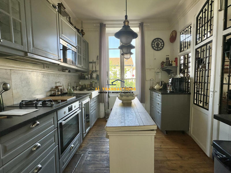 Maison - 170 m² - 10 pièces