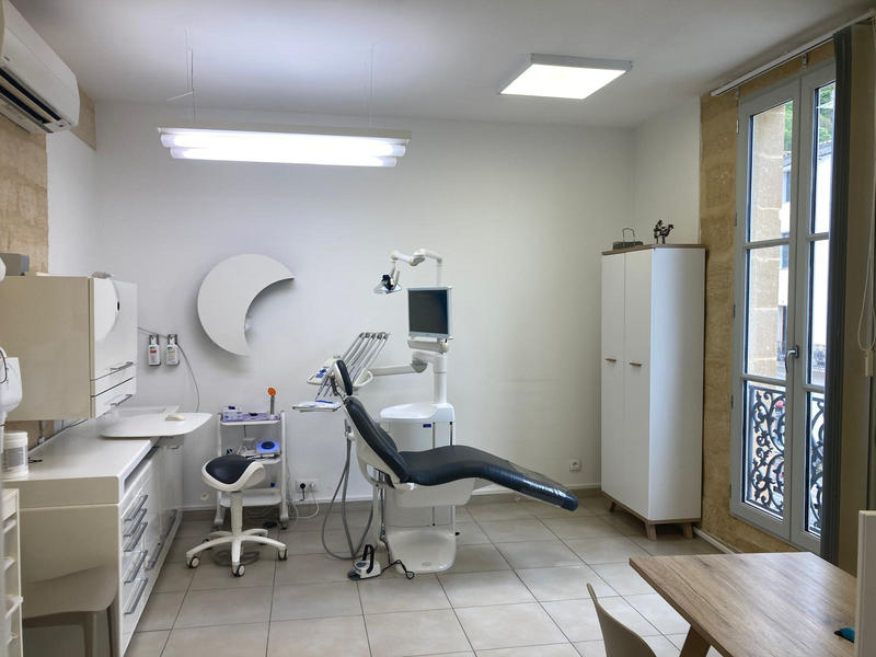 Local commercial - 73 m² - 6 pièces