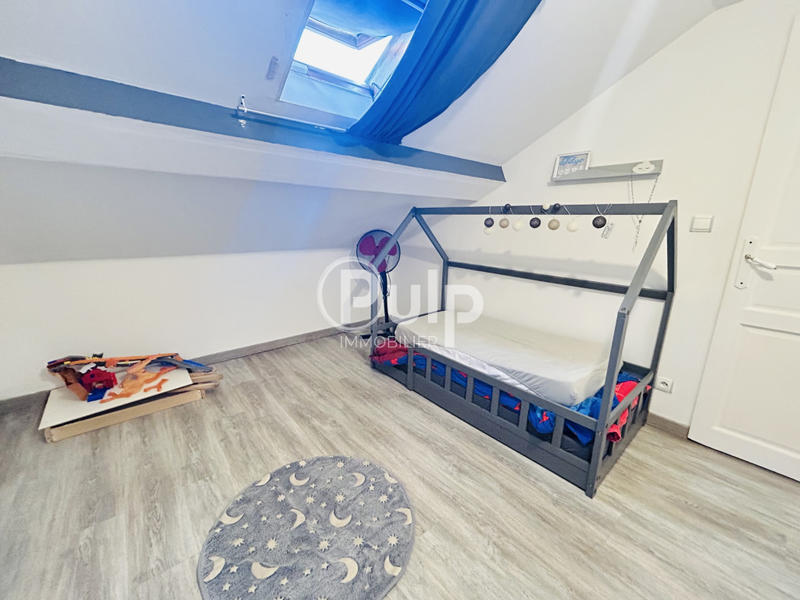 Maison - 102 m² - 8 pièces