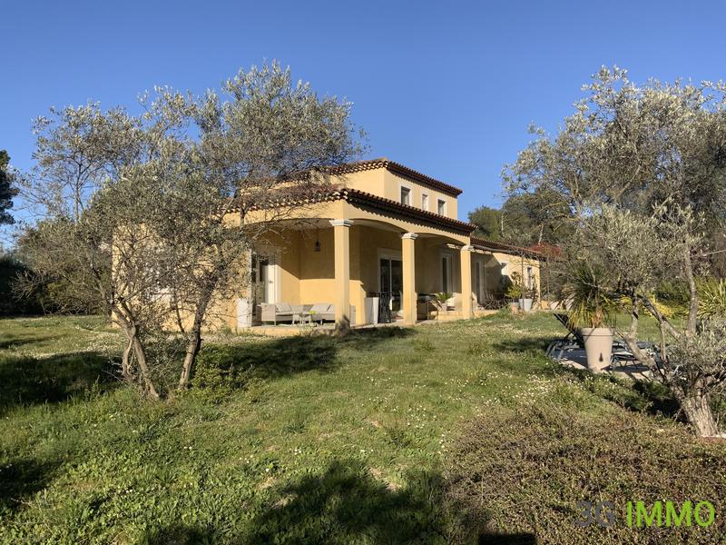 Villa - 201 m² - 6 pièces