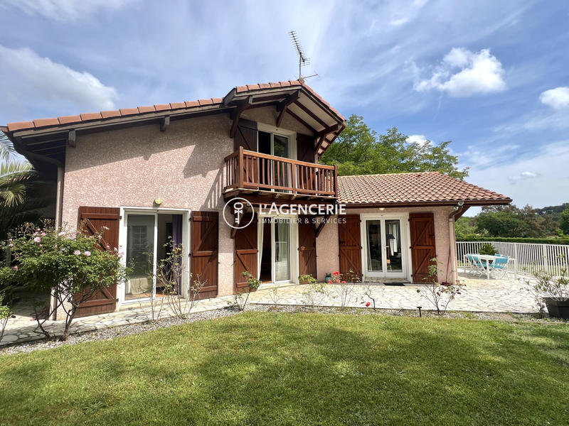 Maison - 147 m² - 7 pièces