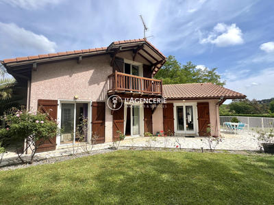 Maison - 147 m² - 7 pièces