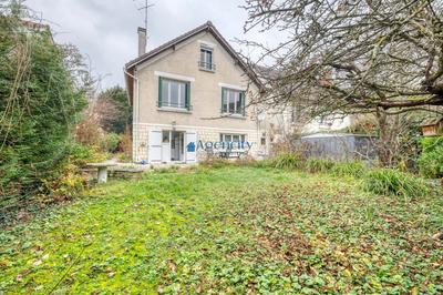 Maison - 137 m² - 6 pièces