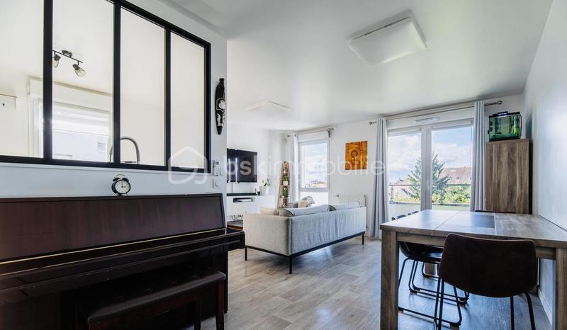 Appartement - 90 m² - 5 pièces