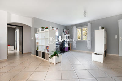 Villa - 140 m² - 5 pièces