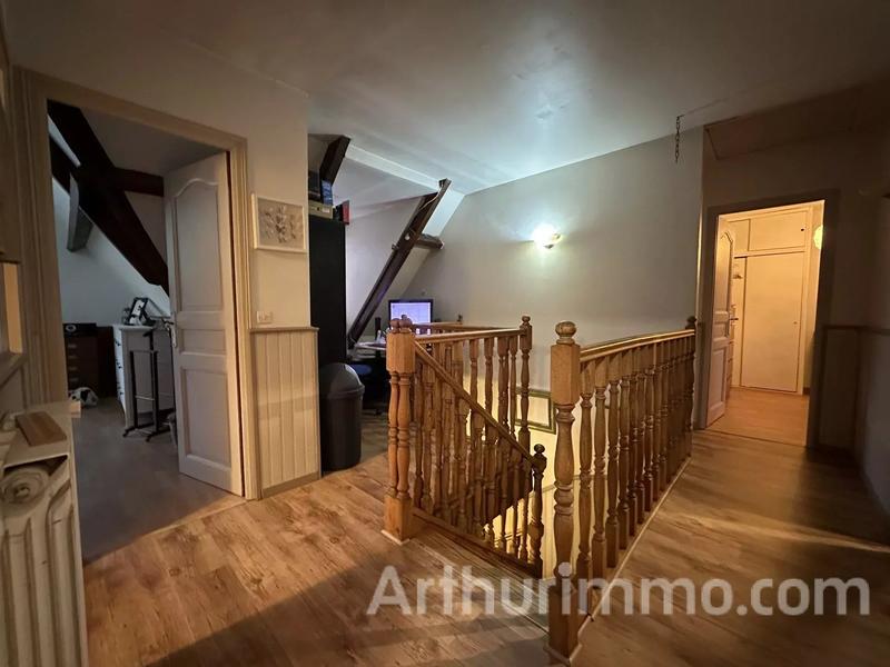 Maison - 189 m² - 8 pièces