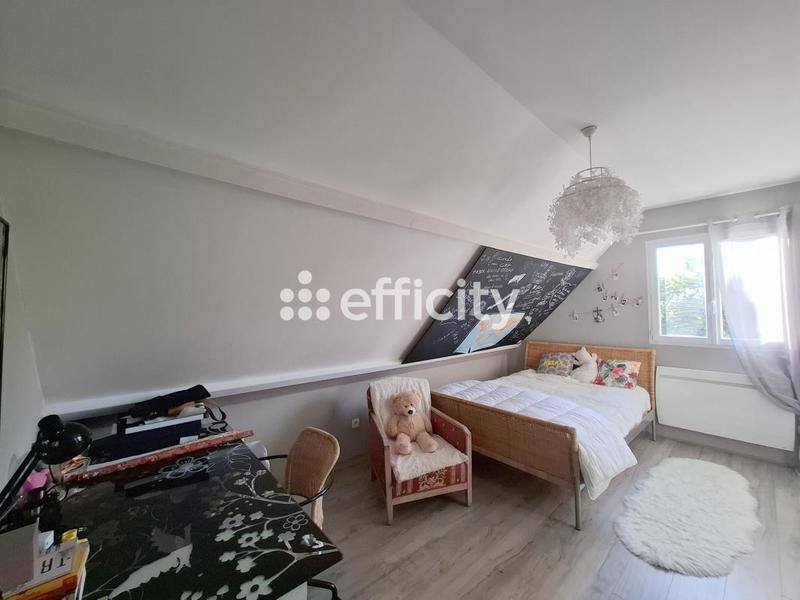 Maison - 185 m² - 10 pièces