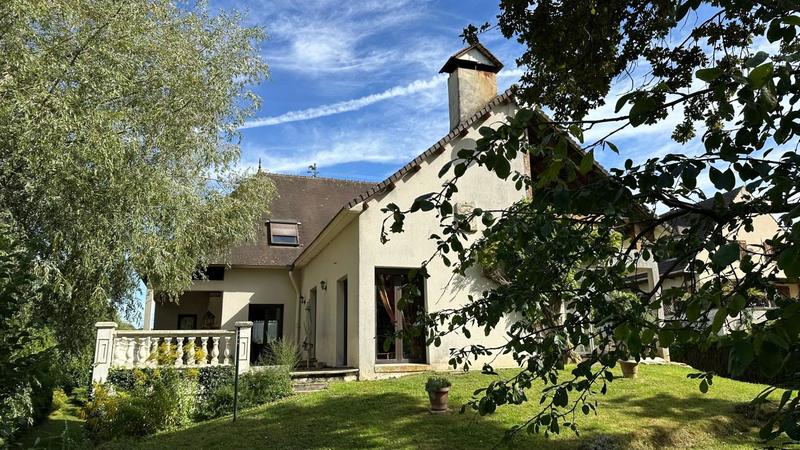 Maison - 220 m² - 6 pièces