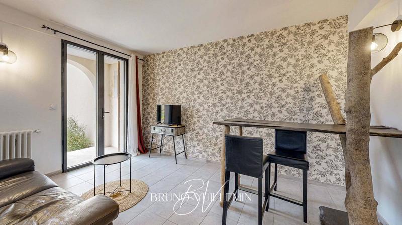 Maison - 413 m² - 12 pièces