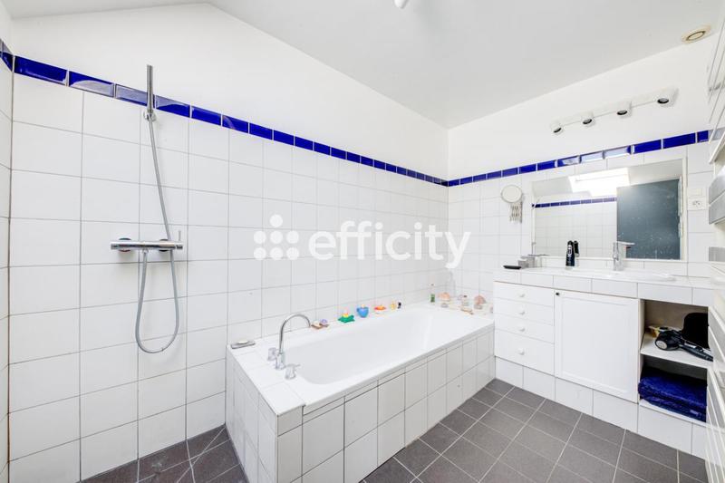 Maison - 170 m² - 6 pièces