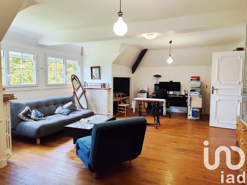 Maison - 303 m² - 9 pièces