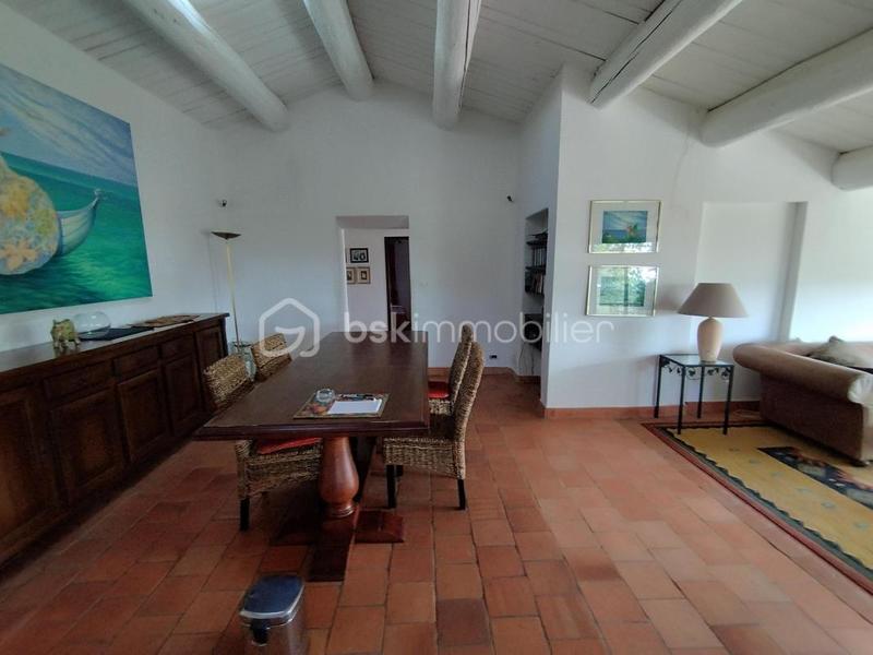 Propriété - 402 m² - 28 pièces