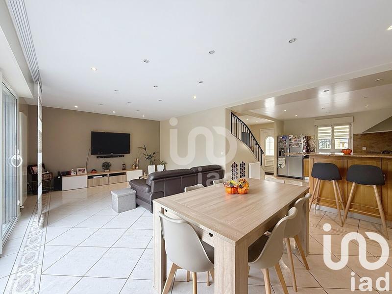 Maison - 135 m² - 6 pièces