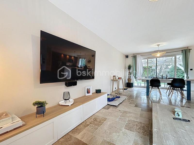 Maison - 110 m² - 4 pièces