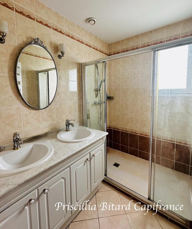 Maison - 112 m² - 7 pièces