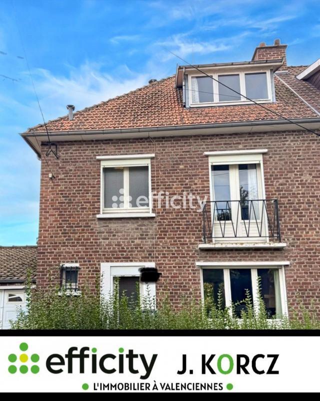 Maison - 90 m² - 9 pièces