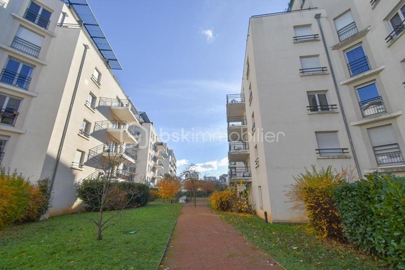 Appartement - 85 m² - 4 pièces