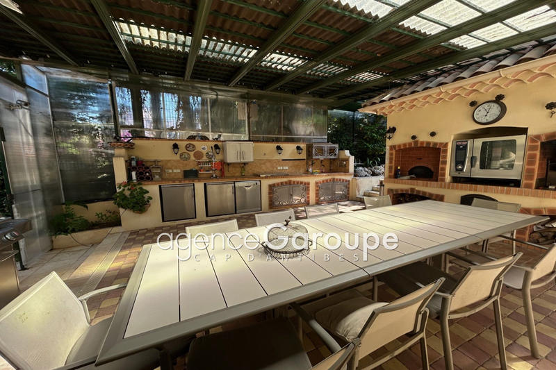 Villa - 247 m² - 7 pièces