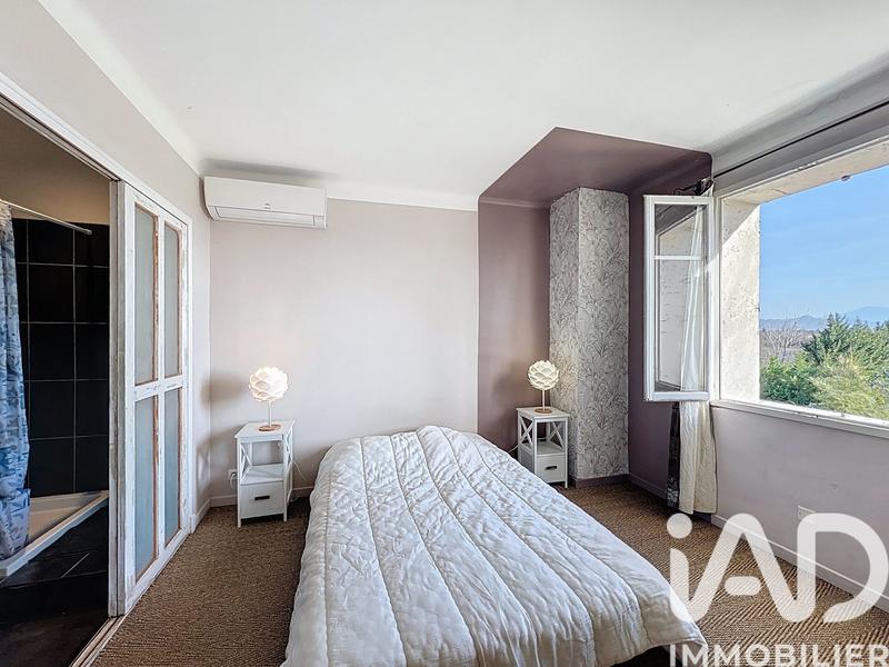 Maison - 460 m² - 13 pièces