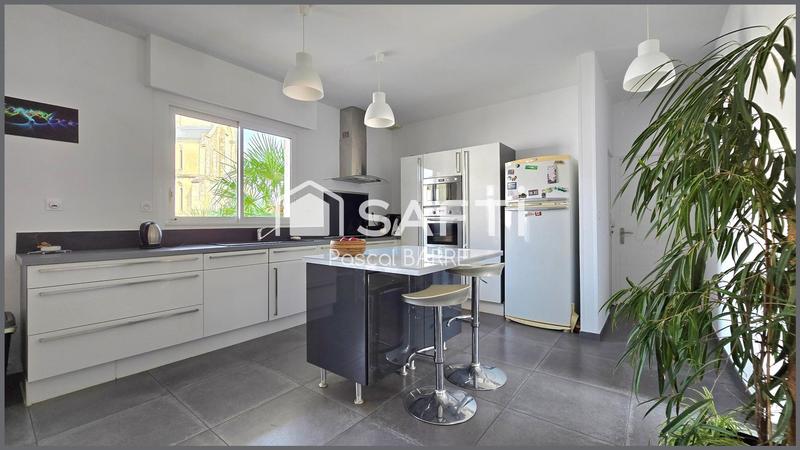 Villa - 301 m² - 11 pièces