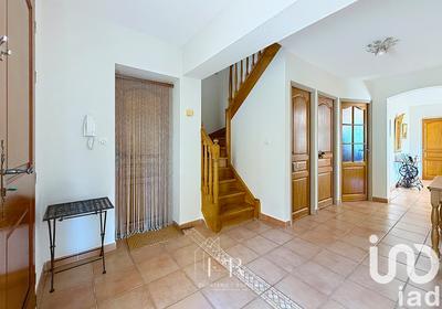 Maison - 240 m² - 8 pièces