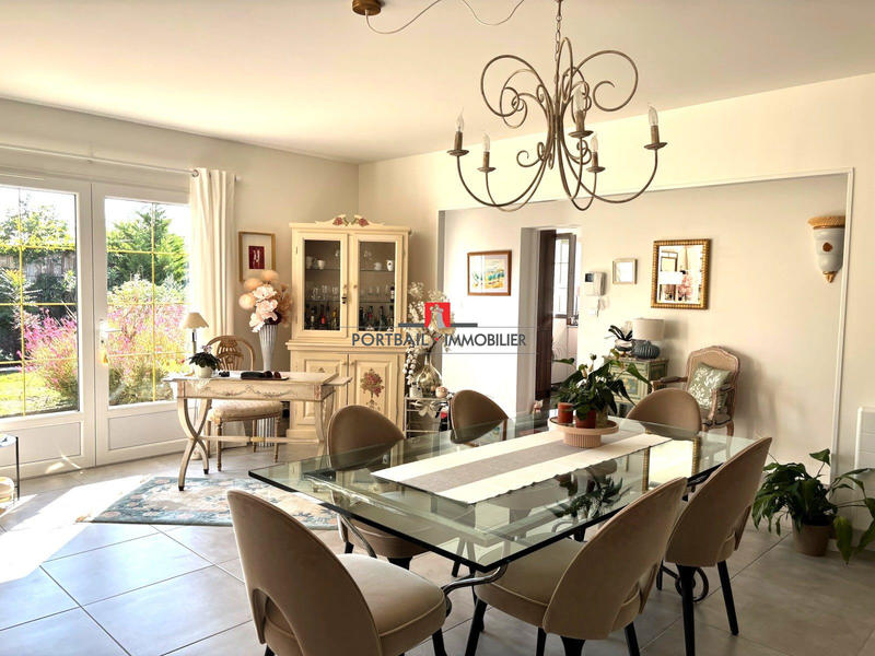 Maison - 200 m² - 6 pièces