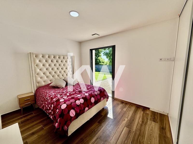 Maison - 230 m² - 8 pièces