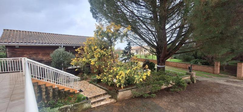 Maison - 212 m² - 10 pièces