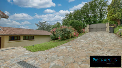 Villa - 256 m² - 6 pièces