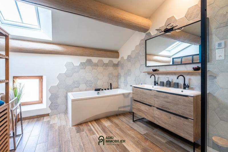 Maison de village - 262 m² - 7 pièces