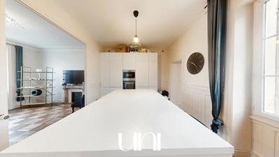 Maison - 149 m² - 8 pièces