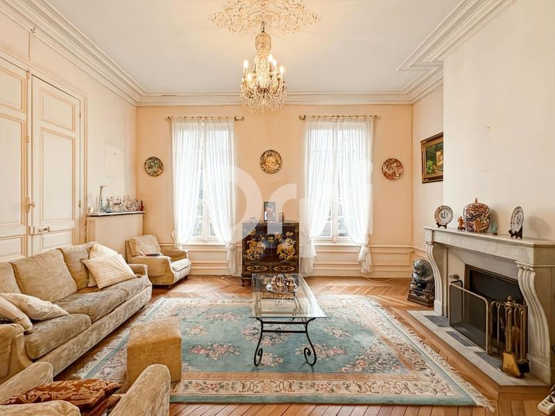 Maison - 143 m² - 7 pièces