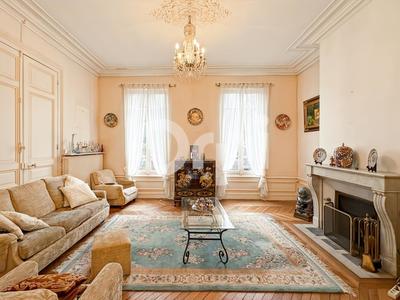 Maison - 143 m² - 7 pièces